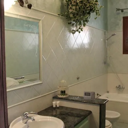 La Pavoncella Bed & Breakfast *